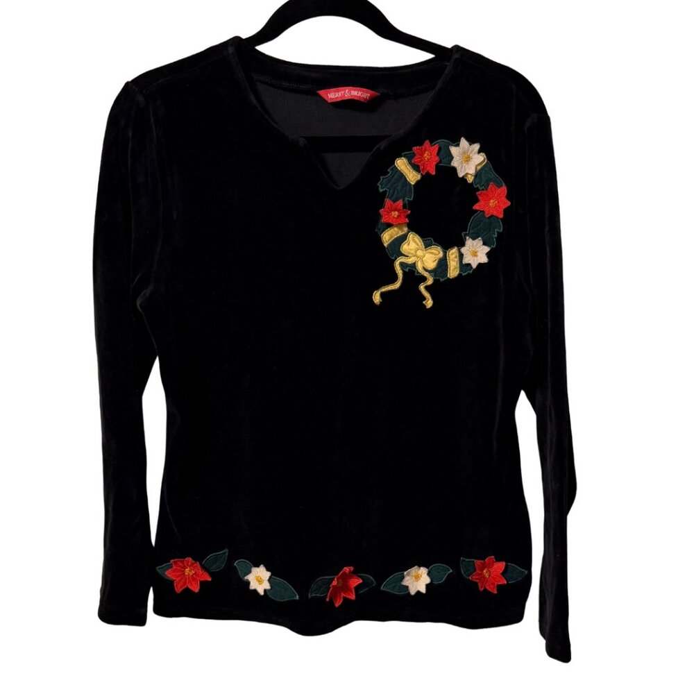 Merry & Bright Black Velvet Holiday Top Christmas Wreath Detail